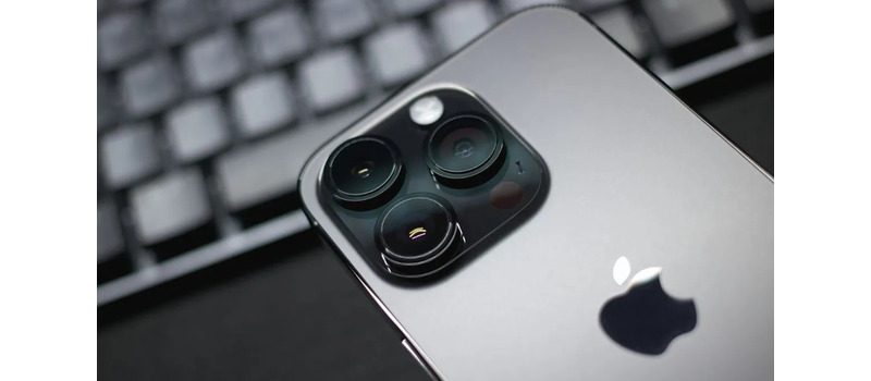 apple iphone income this year