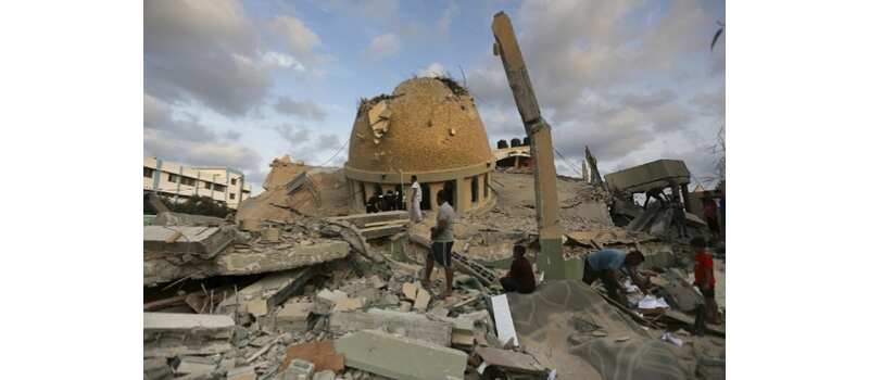 Gaza communications down as Israel searches main hospital