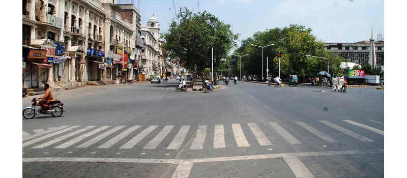 mall road close for traffic
