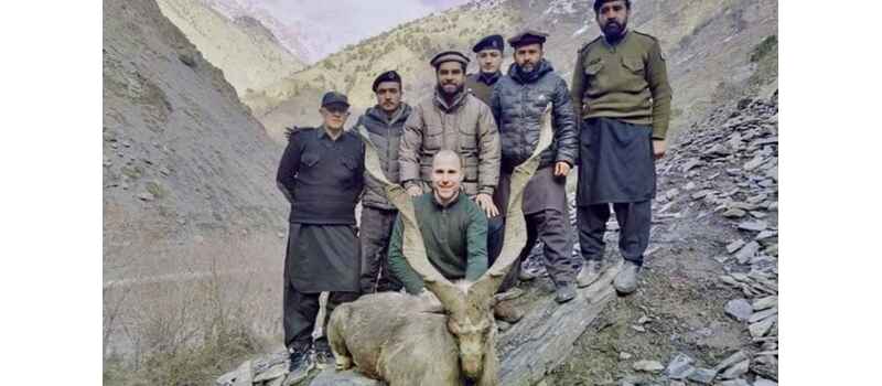 American hunts Markhor in Chitral after winning permit in historic bid